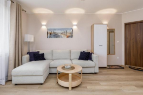 Pet-Friendly Apartment with Air Conditioning Jagiellońska by Noclegi Renters